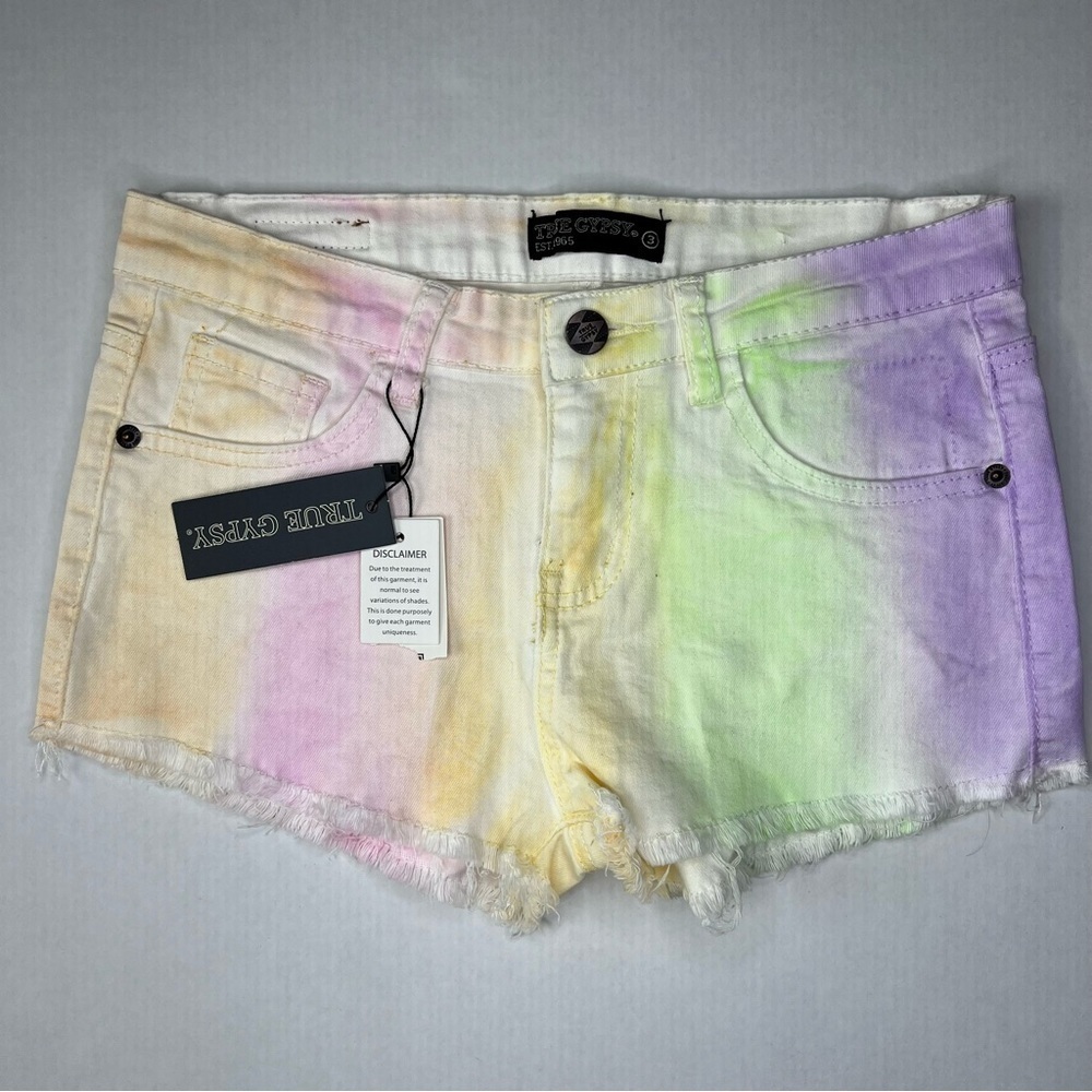NWT True Gypsy rainbow tie dye Jean shorts in size 3 raw hems
